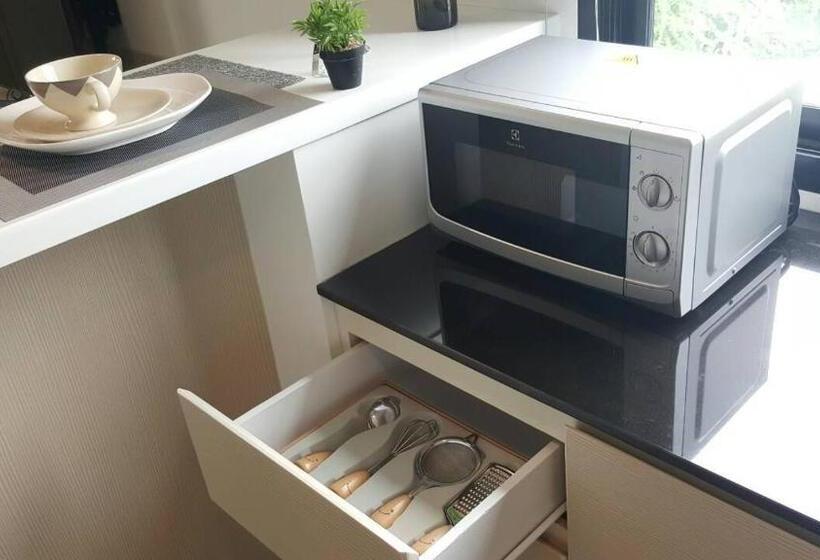 스탠다드 룸 킹사이즈 침대, Jk Living Hotel And Service Apartment