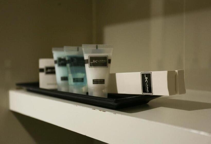 스탠다드 룸 킹사이즈 침대, Jk Living Hotel And Service Apartment