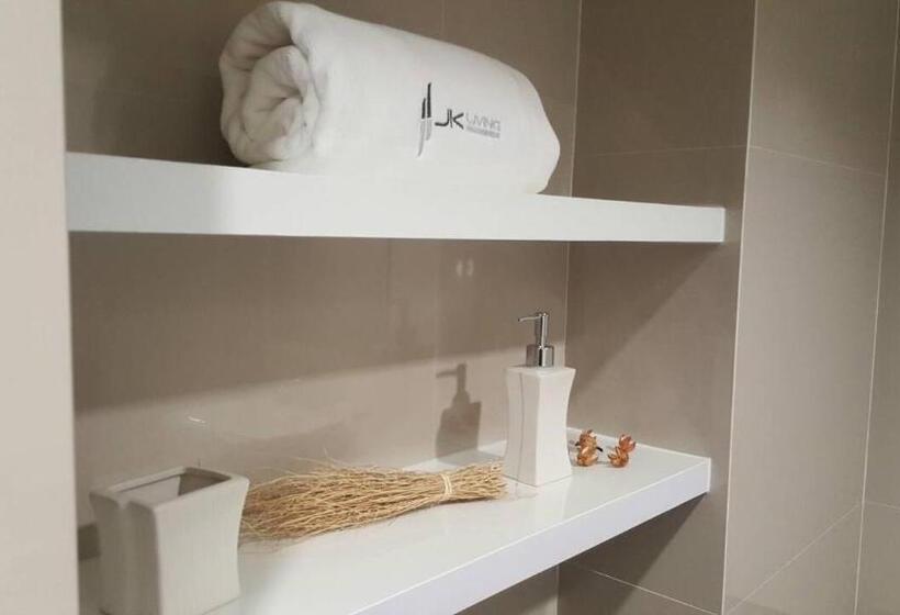 스탠다드 룸 킹사이즈 침대, Jk Living Hotel And Service Apartment