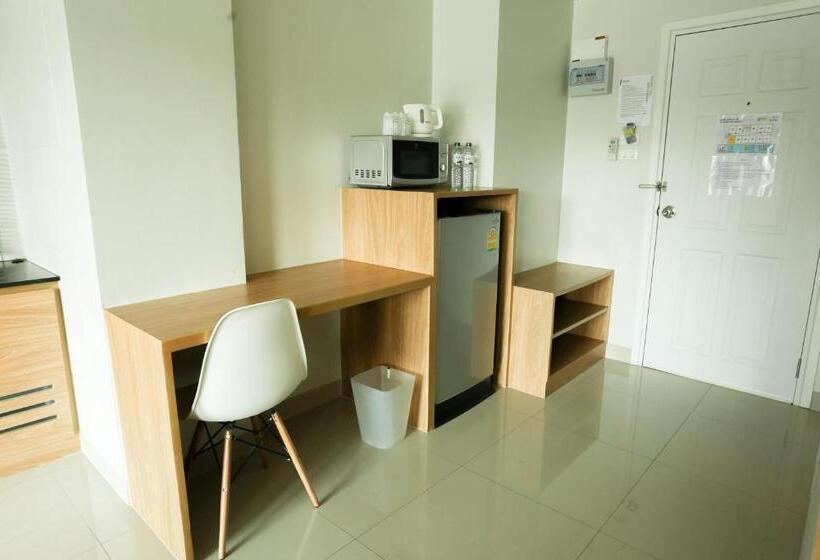 스탠다드 룸 킹사이즈 침대, Jk Living Hotel And Service Apartment