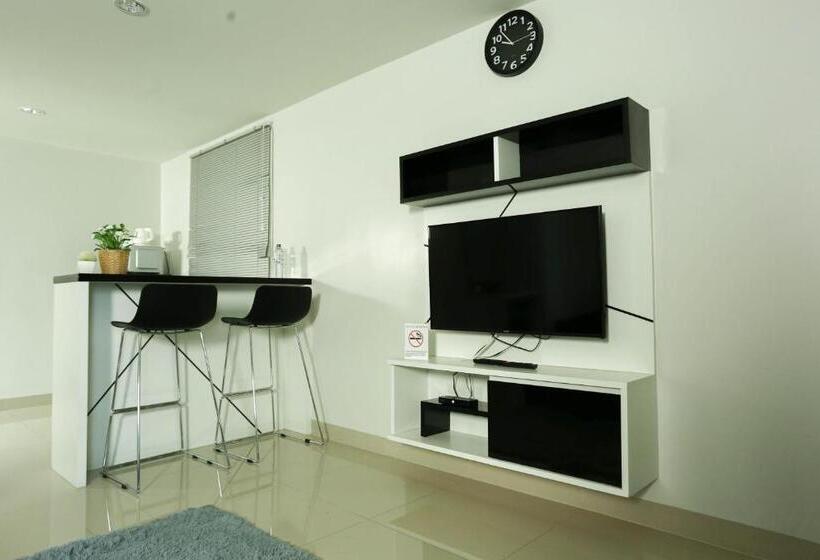 스탠다드 룸 킹사이즈 침대, Jk Living Hotel And Service Apartment