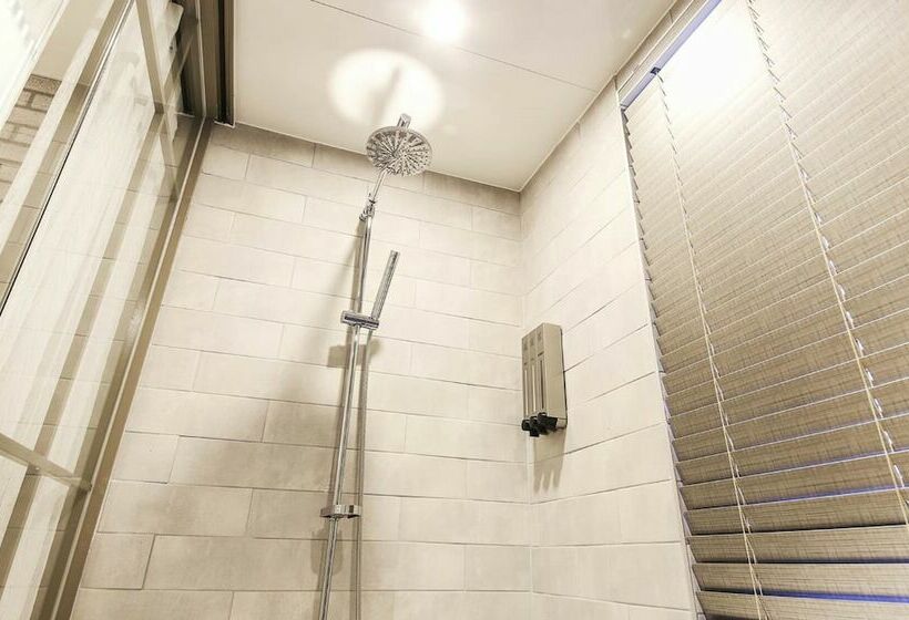 Quarto Deluxe, Lassa