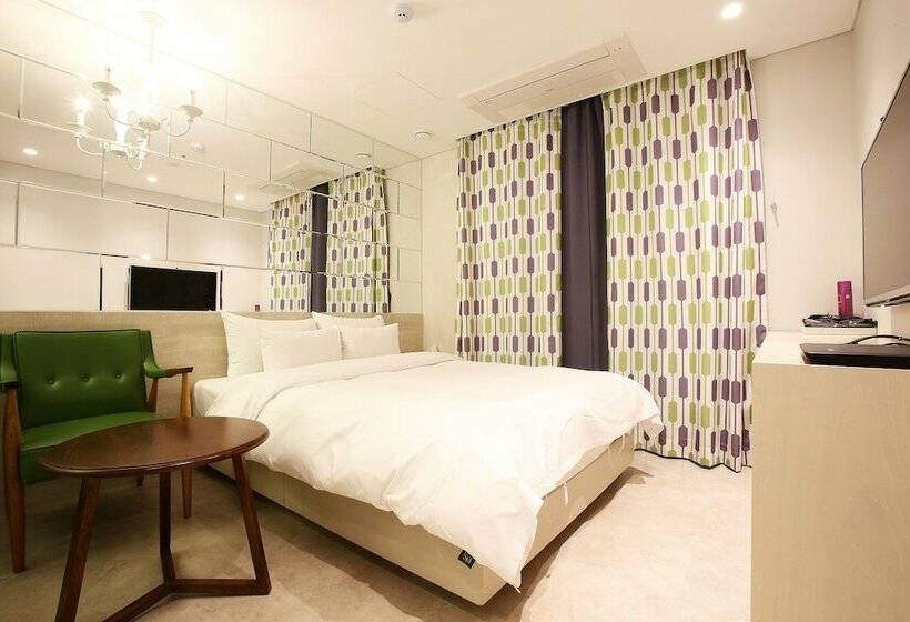 Quarto Estandar, Lassa