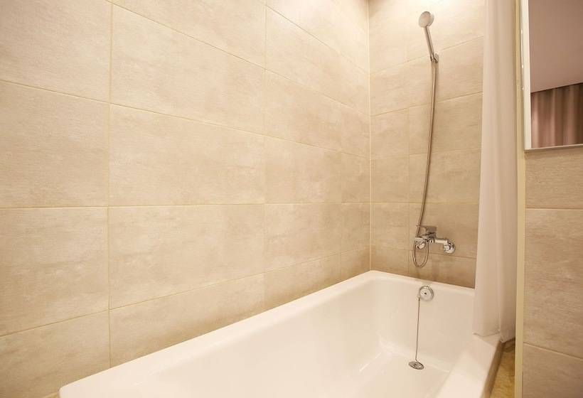 Quarto Estandar, Lassa