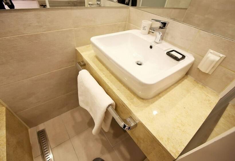 Quarto Estandar, Lassa