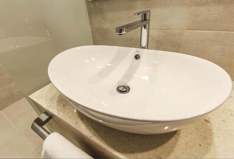 Quarto Deluxe, Lassa