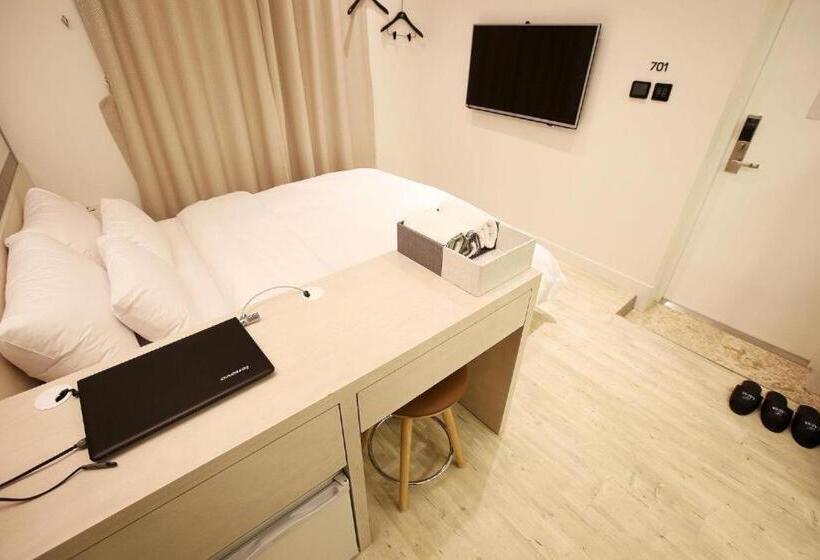 Quarto Estandar, Lassa