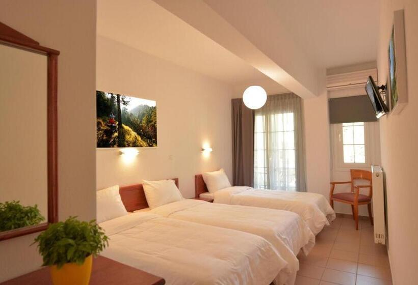 غرفة قياسية ثلاثية مزودة بشرفة, Olympus Hotel Villa Drosos