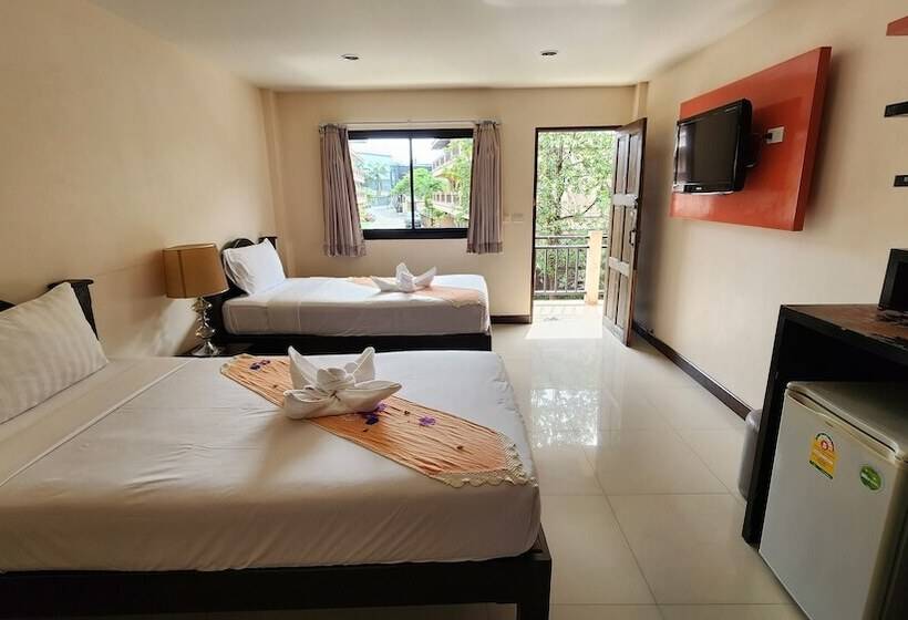 Habitació Estàndard, Panupong