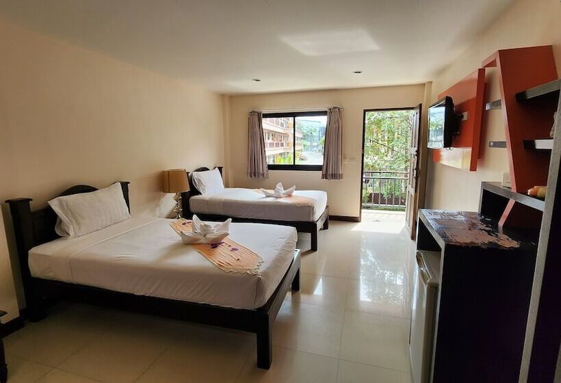 Habitació Estàndard, Panupong