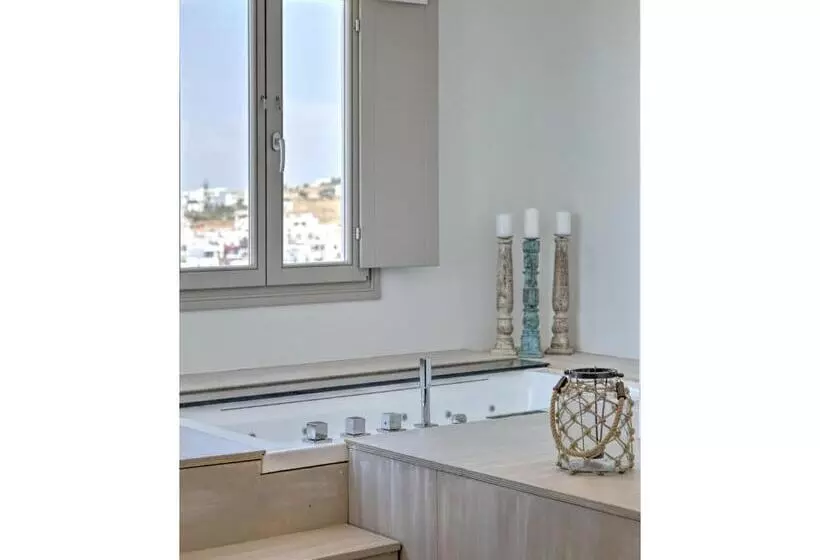 Suite Supérieure Vue Mer, Papadakis