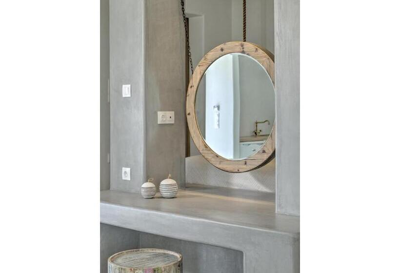 オーシャンビュースイート, Papadakis