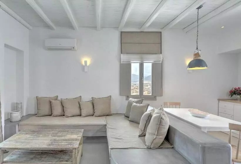 Suite Vue Mer, Papadakis