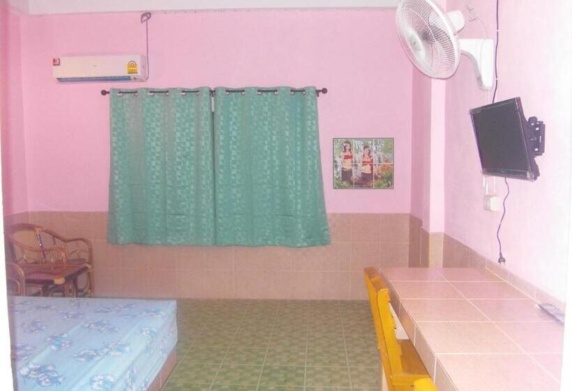 غرفة سوبيريور ثلاثية, Rueang Sri Si Ri