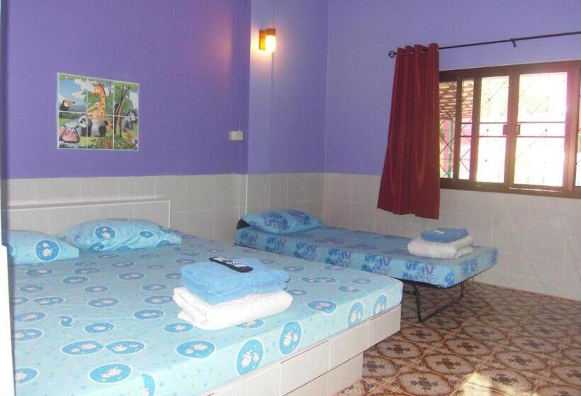 غرفة سوبيريور ثلاثية, Rueang Sri Si Ri