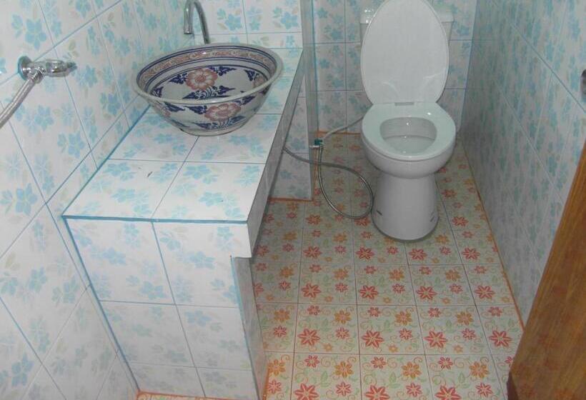 经济四人房间, Rueang Sri Si Ri