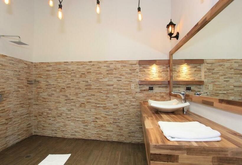 스탠다드 룸 킹사이즈 침대, Sereno