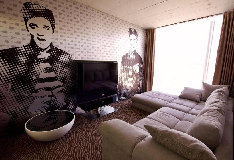 수피리어 스위트, Sono