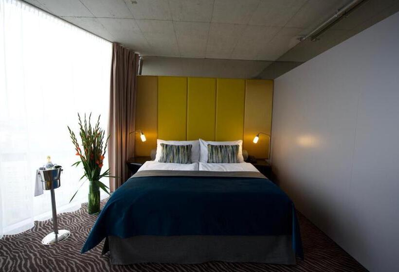 수피리어 스위트, Sono