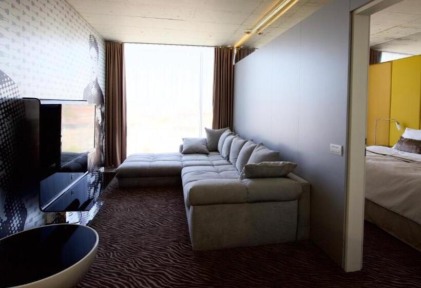 수피리어 스위트, Sono