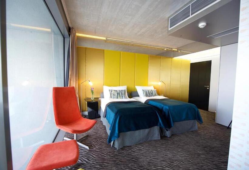 트리플 클래식 룸, Sono