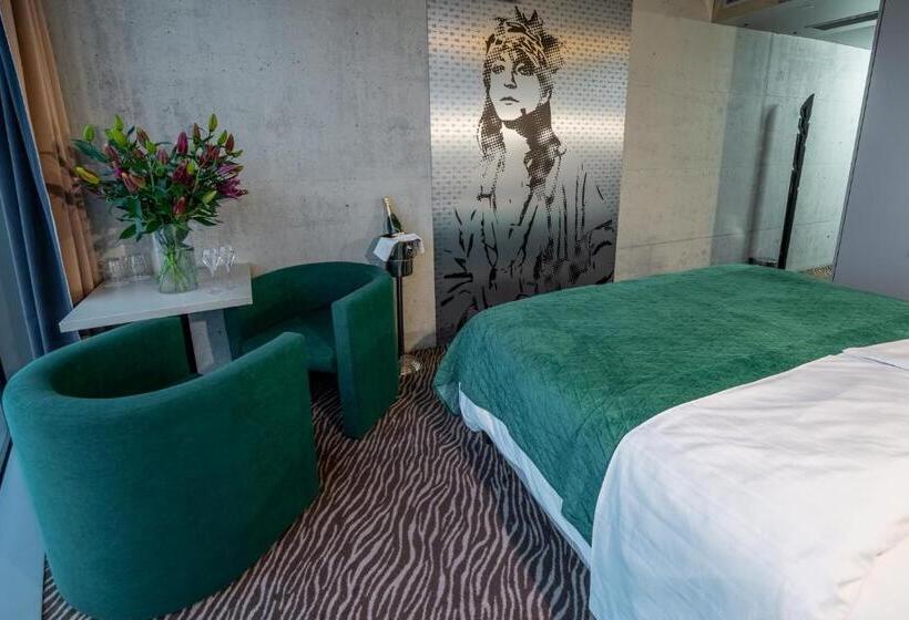 스탠다드 룸, Sono