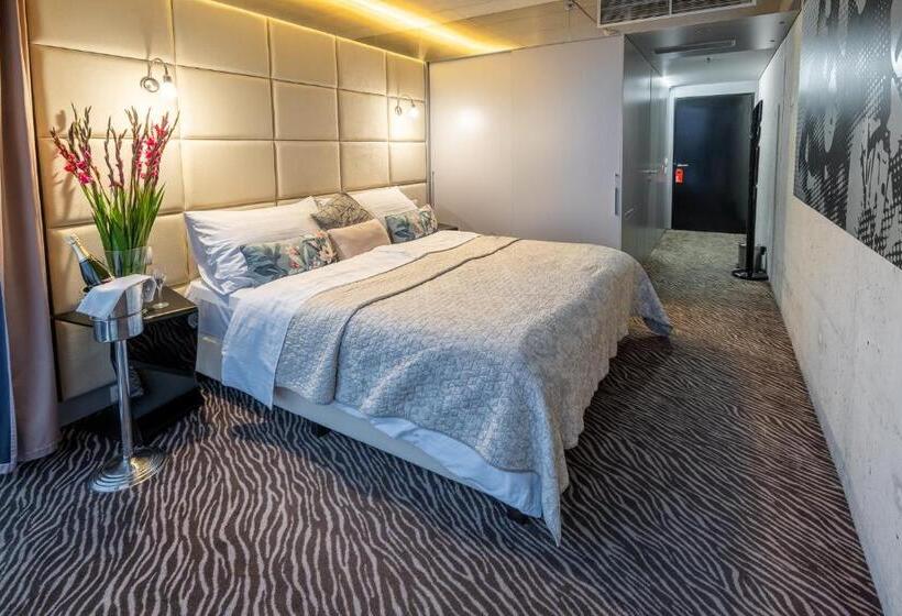 스탠다드 룸, Sono