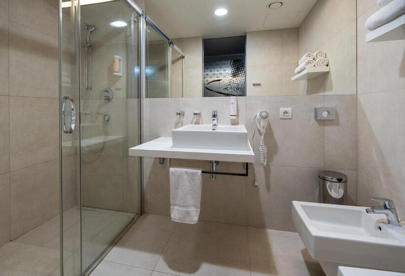 컴포트 트리플 룸, Sono