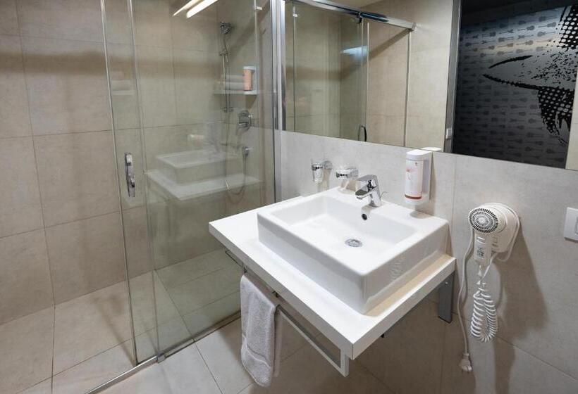 컴포트 트리플 룸, Sono