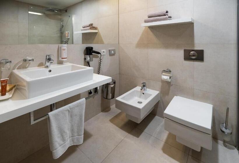 트리플 클래식 룸, Sono