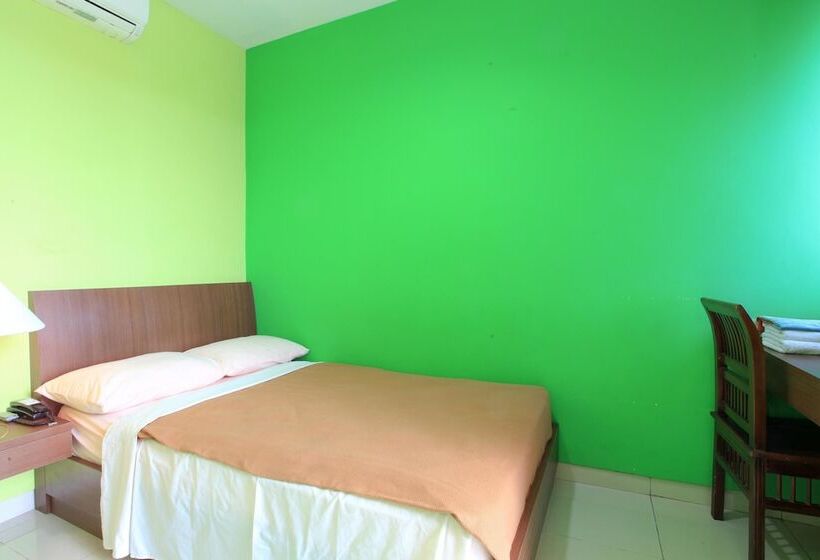 Номер Deluxe, The Nancy S Homestay Pekanbaru Mitra Reddoorz