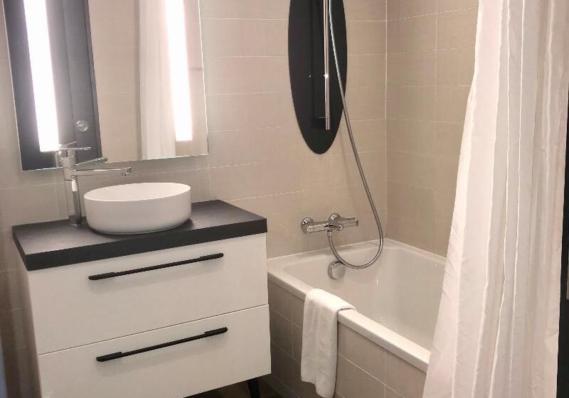 バスルーム共有のシングルスタンダード, The Nancy S Homestay Pekanbaru Mitra Reddoorz