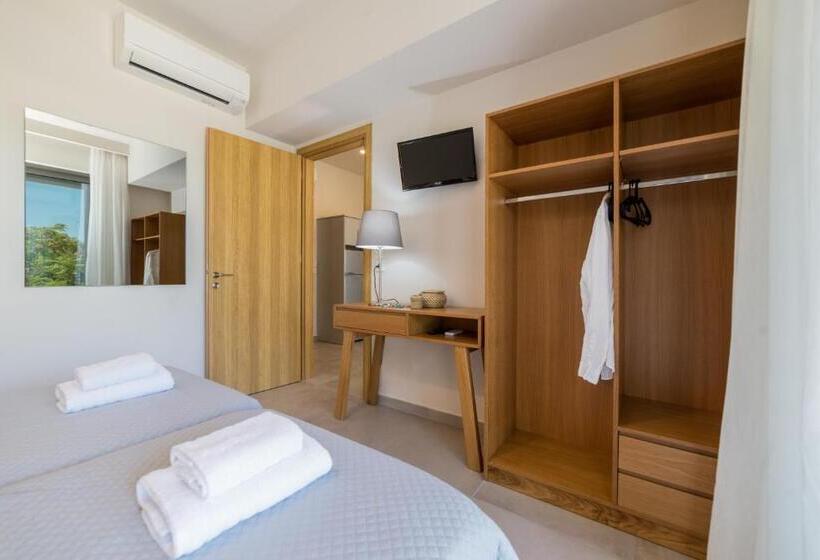 Superior suite with garden view, Lemonia Accommodations