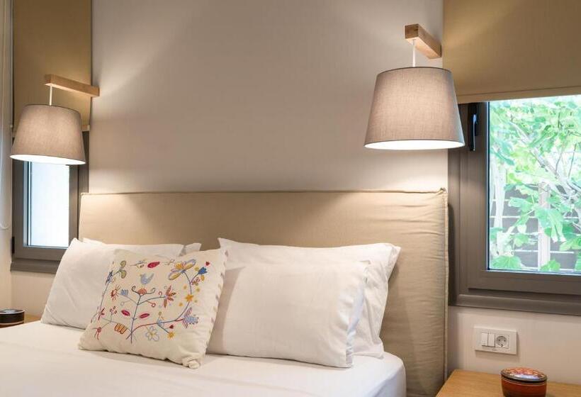 Superior suite with garden view, Lemonia Accommodations