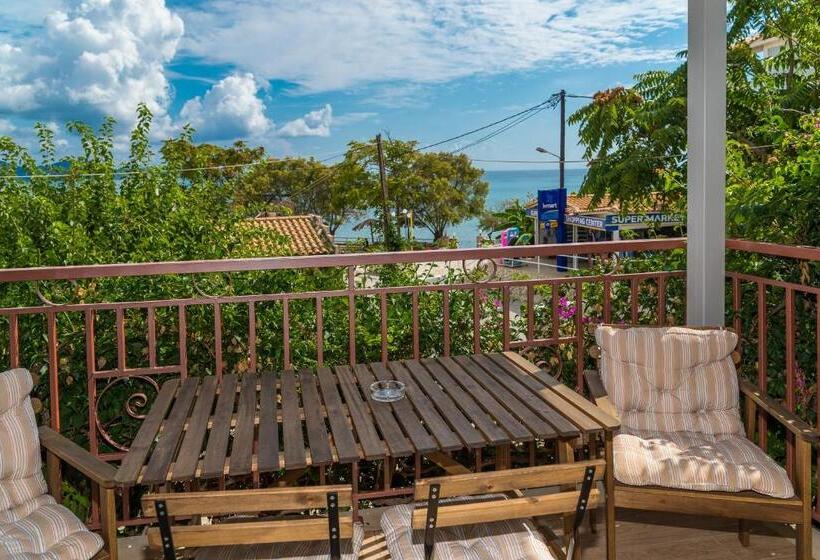 استودیوی سوپریور, Lemonia Accommodations