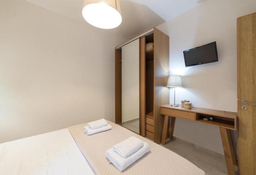 سوئیت جونیور با چشم‌انداز باغ, Lemonia Accommodations