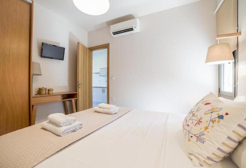 سوئیت جونیور با چشم‌انداز باغ, Lemonia Accommodations