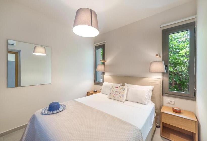 Superior suite with garden view, Lemonia Accommodations