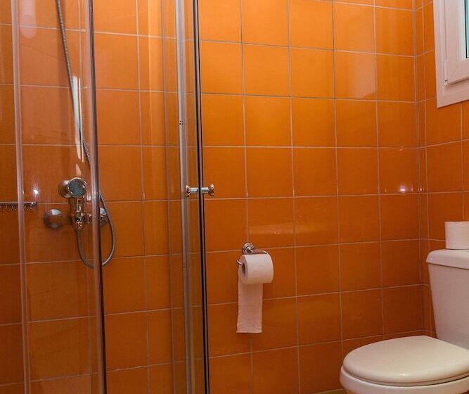 استودیوی سوپریور, Lemonia Accommodations