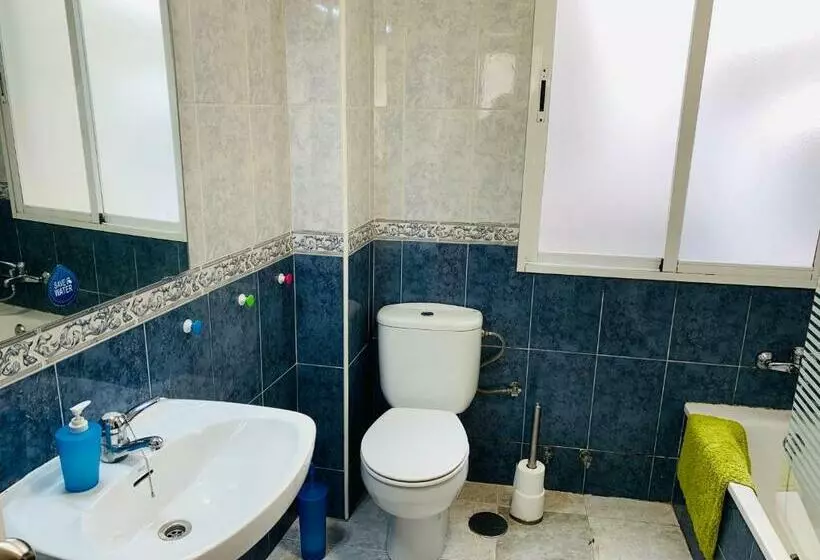 اتاق استاندارد, Oh! My Hostel