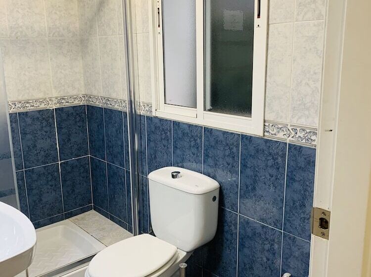 تختخواب در اتاق مشترک, Oh! My Hostel