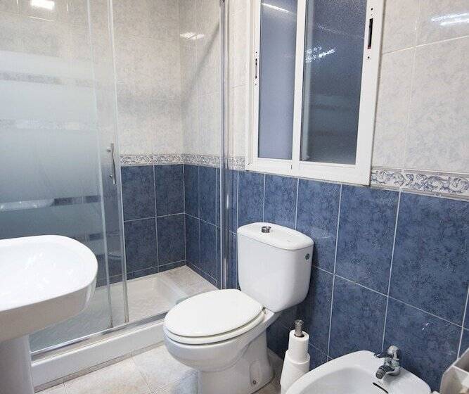 تختخواب در اتاق مشترک, Oh! My Hostel