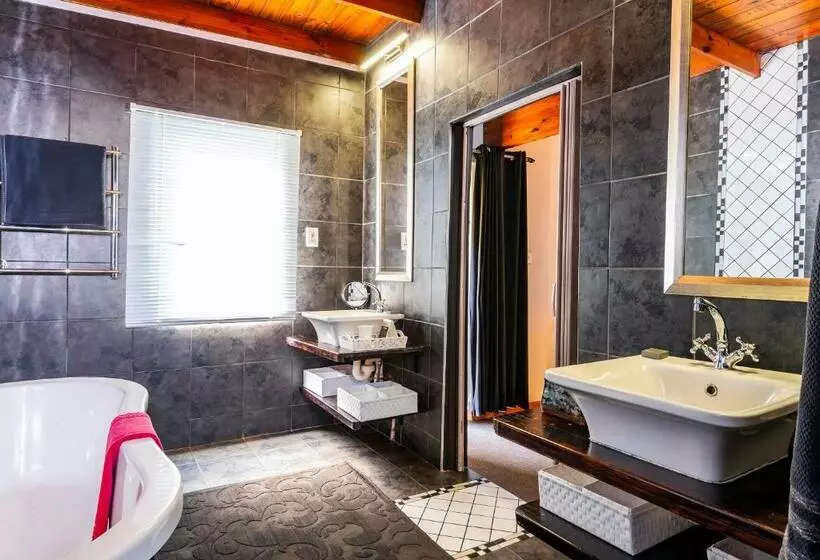 スイート, Ama Zulu Guesthouse & Safaris