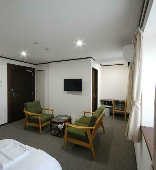 Habitació Triple Estàndard, Pension Lavender