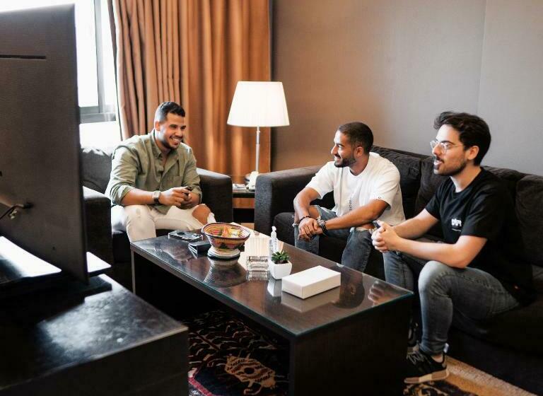 スタンダードスタジオ, Dara Salam