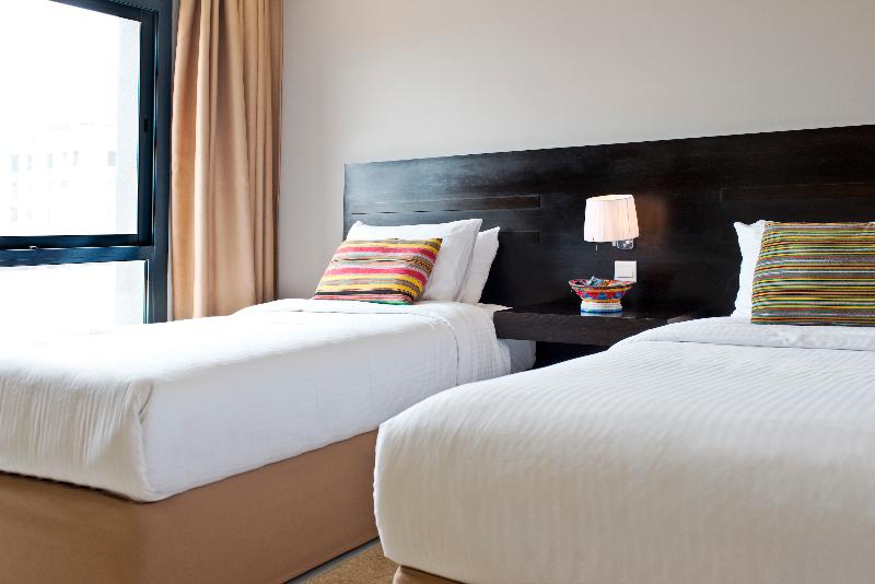 ２ベッドスイートルーム, Dara Salam