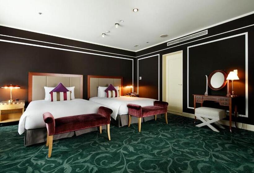 סוויטת ג'וניור, Allamanda Aoyama Tokyo