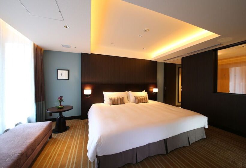Люкс Мастер, Allamanda Aoyama Tokyo