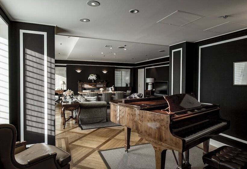 סוויטה מלכותית, Allamanda Aoyama Tokyo