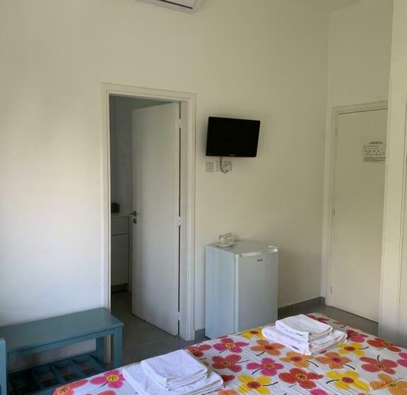 スタンダードインサイドビュールーム, Axiothea